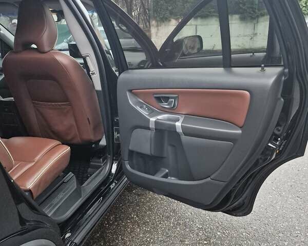 Черный Вольво ХС90, объемом двигателя 2.4 л и пробегом 199 тыс. км за 19500 $, фото 9 на Automoto.ua