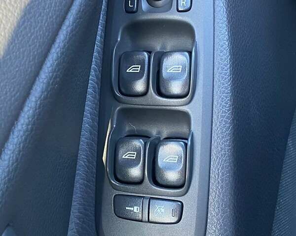 Чорний Вольво ХС90, об'ємом двигуна 2.4 л та пробігом 194 тис. км за 22500 $, фото 15 на Automoto.ua