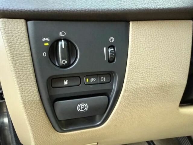 Чорний Вольво ХС90, об'ємом двигуна 3.2 л та пробігом 147 тис. км за 4100 $, фото 13 на Automoto.ua