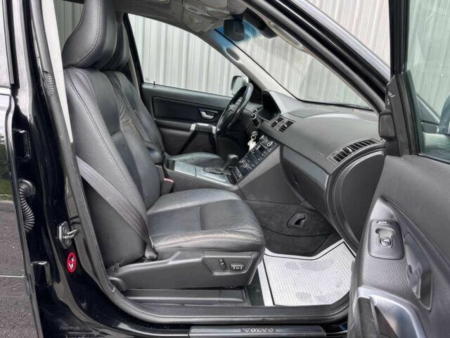 Черный Вольво ХС90, объемом двигателя 3.2 л и пробегом 82 тыс. км за 11300 $, фото 7 на Automoto.ua