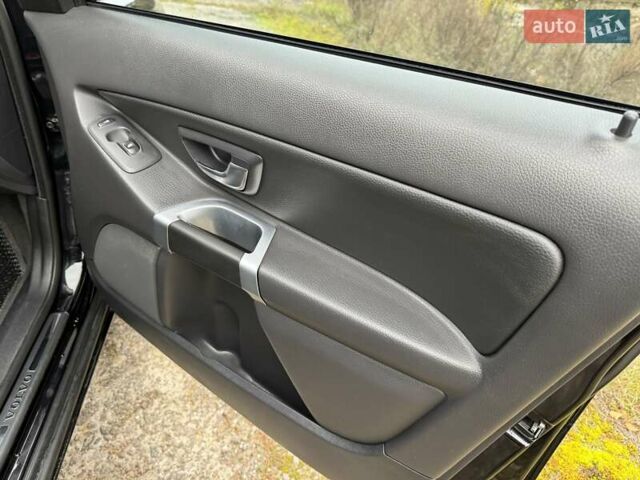 Чорний Вольво ХС90, об'ємом двигуна 2.4 л та пробігом 237 тис. км за 18300 $, фото 13 на Automoto.ua