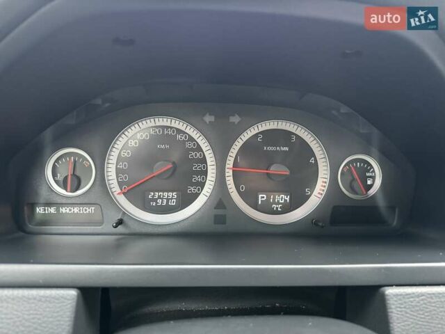 Чорний Вольво ХС90, об'ємом двигуна 2.4 л та пробігом 237 тис. км за 18300 $, фото 7 на Automoto.ua