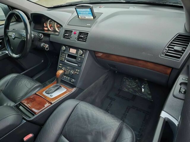 Чорний Вольво ХС90, об'ємом двигуна 3.2 л та пробігом 86 тис. км за 2000 $, фото 9 на Automoto.ua