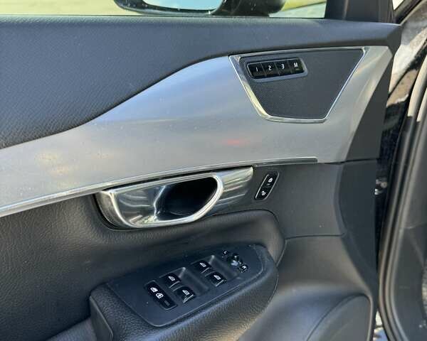 Черный Вольво ХС90, объемом двигателя 1.97 л и пробегом 241 тыс. км за 20899 $, фото 7 на Automoto.ua