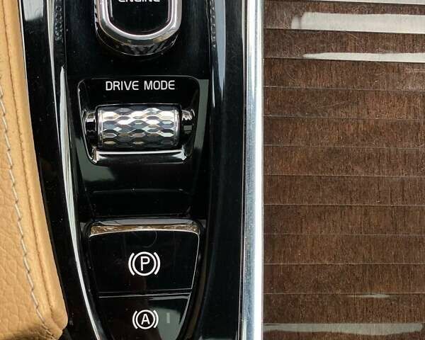 Вольво ХС90 2015 в Киеве на Automoto.ua Черный Вольво ХС90, объемом двигателя 1.97 л и пробегом 231 тыс. км за 22990 $, фото 44 на Automoto.ua