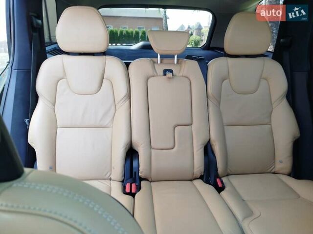 Чорний Вольво ХС90, об'ємом двигуна 2 л та пробігом 261 тис. км за 29300 $, фото 12 на Automoto.ua