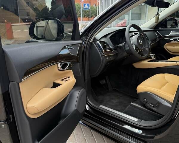 Черный Вольво ХС90, объемом двигателя 1.97 л и пробегом 240 тыс. км за 27000 $, фото 3 на Automoto.ua