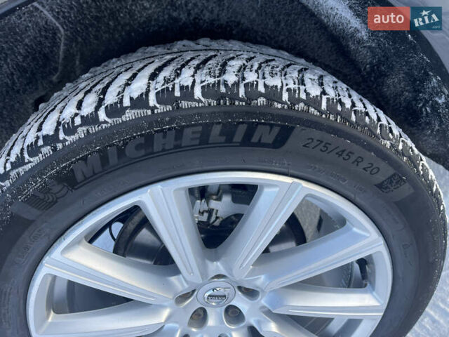 Черный Вольво ХС90, объемом двигателя 2 л и пробегом 222 тыс. км за 28500 $, фото 9 на Automoto.ua