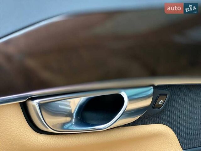 Вольво ХС90 2015 в Киеве на Automoto.ua Черный Вольво ХС90, объемом двигателя 1.97 л и пробегом 231 тыс. км за 22990 $, фото 50 на Automoto.ua