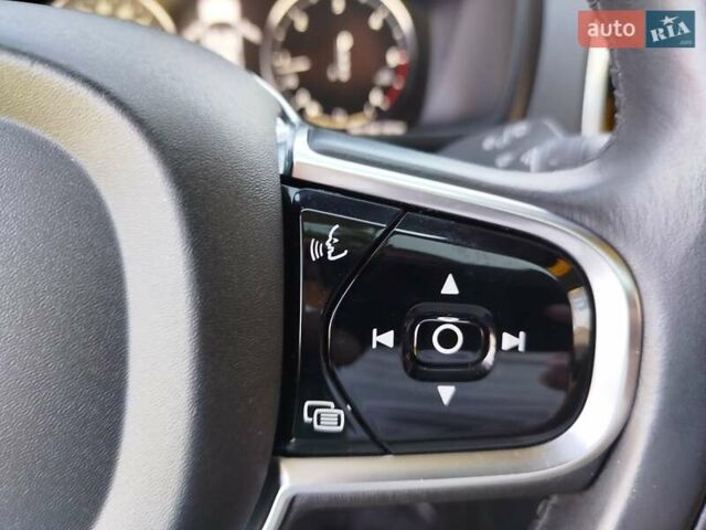 Чорний Вольво ХС90, об'ємом двигуна 2 л та пробігом 261 тис. км за 29300 $, фото 56 на Automoto.ua