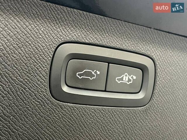 Черный Вольво ХС90, объемом двигателя 1.97 л и пробегом 228 тыс. км за 23990 $, фото 10 на Automoto.ua