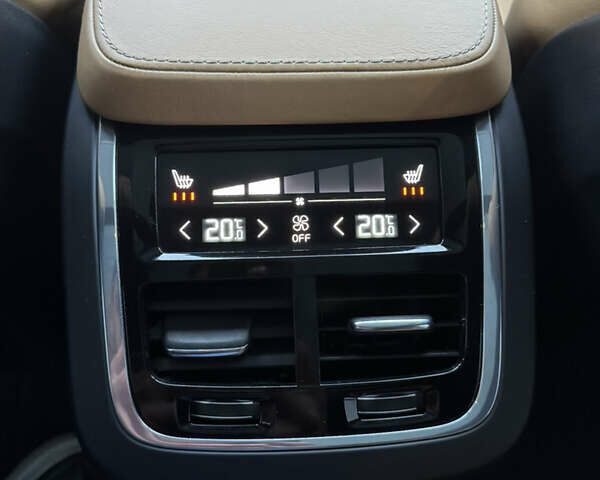 Чорний Вольво ХС90, об'ємом двигуна 1.97 л та пробігом 202 тис. км за 25499 $, фото 38 на Automoto.ua