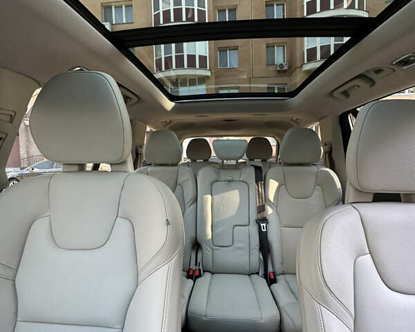 Чорний Вольво ХС90, об'ємом двигуна 2 л та пробігом 131 тис. км за 33900 $, фото 28 на Automoto.ua