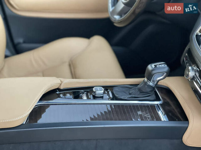 Черный Вольво ХС90, объемом двигателя 1.97 л и пробегом 330 тыс. км за 27950 $, фото 21 на Automoto.ua