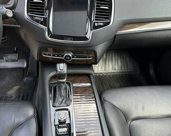 Вольво ХС90 2016 в Львове на Automoto.ua Черный Вольво ХС90, объемом двигателя 1.97 л и пробегом 138 тыс. км за 25300 $, фото 16 на Automoto.ua