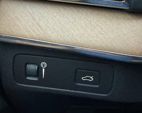 Чорний Вольво ХС90, об'ємом двигуна 1.97 л та пробігом 202 тис. км за 25499 $, фото 45 на Automoto.ua