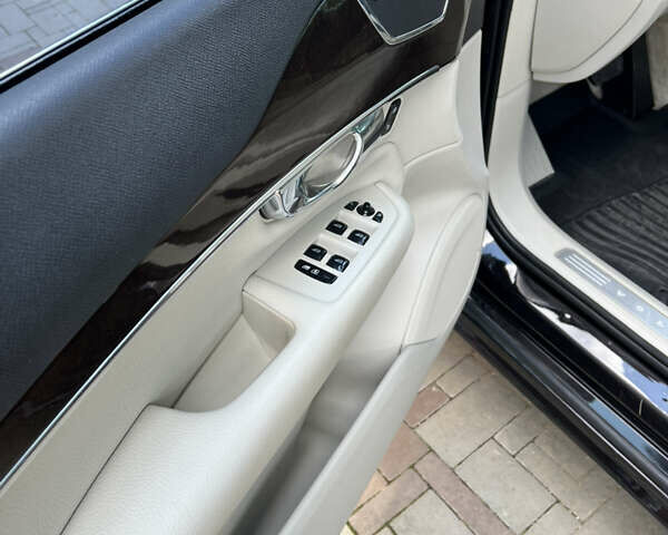 Чорний Вольво ХС90, об'ємом двигуна 1.97 л та пробігом 290 тис. км за 23500 $, фото 14 на Automoto.ua