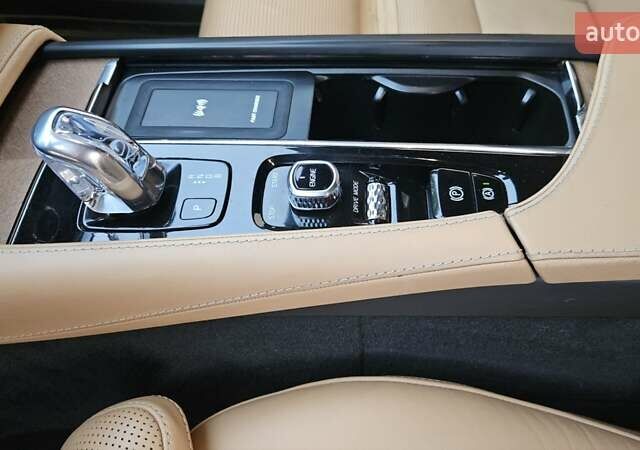Чорний Вольво ХС90, об'ємом двигуна 1.97 л та пробігом 156 тис. км за 39900 $, фото 11 на Automoto.ua