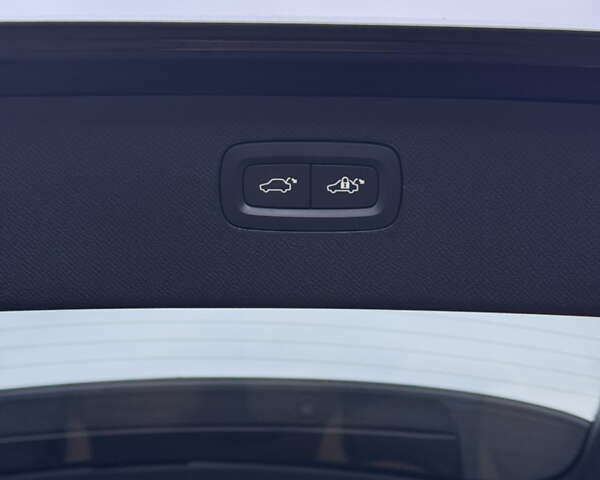 Чорний Вольво ХС90, об'ємом двигуна 1.97 л та пробігом 202 тис. км за 25499 $, фото 26 на Automoto.ua