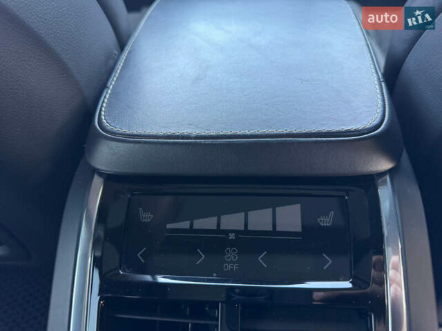 Чорний Вольво ХС90, об'ємом двигуна 1.97 л та пробігом 182 тис. км за 26000 $, фото 12 на Automoto.ua