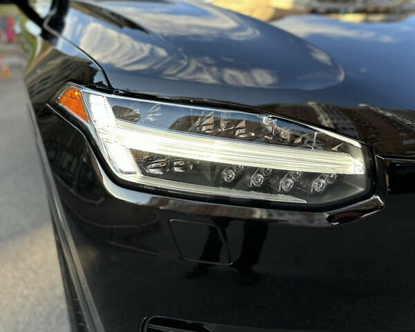 Чорний Вольво ХС90, об'ємом двигуна 2 л та пробігом 131 тис. км за 33900 $, фото 54 на Automoto.ua