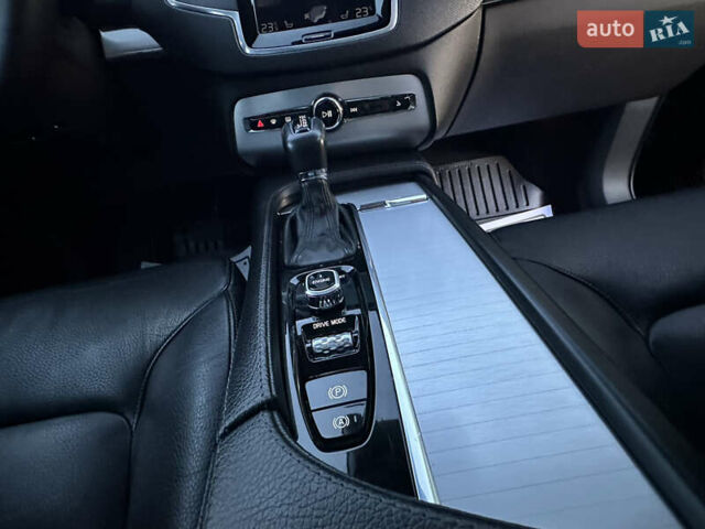 Вольво ХС90 2016 у Дрогобичі на Automoto.ua Чорний Вольво ХС90, об'ємом двигуна 2 л та пробігом 247 тис. км за 21900 $, фото 38 на Automoto.ua