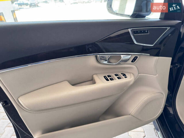 Черный Вольво ХС90, объемом двигателя 1.97 л и пробегом 242 тыс. км за 24800 $, фото 4 на Automoto.ua