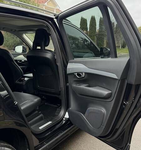 Чорний Вольво ХС90, об'ємом двигуна 2 л та пробігом 290 тис. км за 18500 $, фото 25 на Automoto.ua