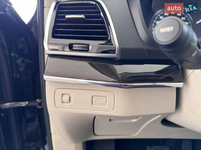 Черный Вольво ХС90, объемом двигателя 1.97 л и пробегом 242 тыс. км за 24800 $, фото 2 на Automoto.ua