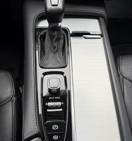 Чорний Вольво ХС90, об'ємом двигуна 2 л та пробігом 290 тис. км за 18500 $, фото 1 на Automoto.ua