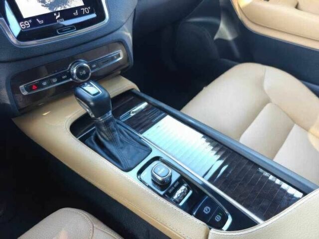 Черный Вольво ХС90, объемом двигателя 2 л и пробегом 99 тыс. км за 4000 $, фото 4 на Automoto.ua