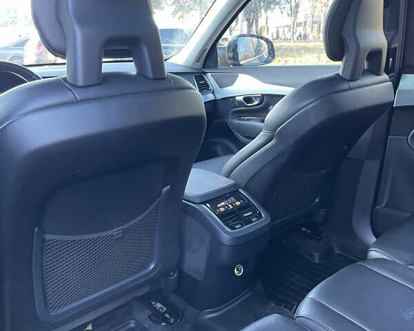 Чорний Вольво ХС90, об'ємом двигуна 1.97 л та пробігом 290 тис. км за 18900 $, фото 13 на Automoto.ua