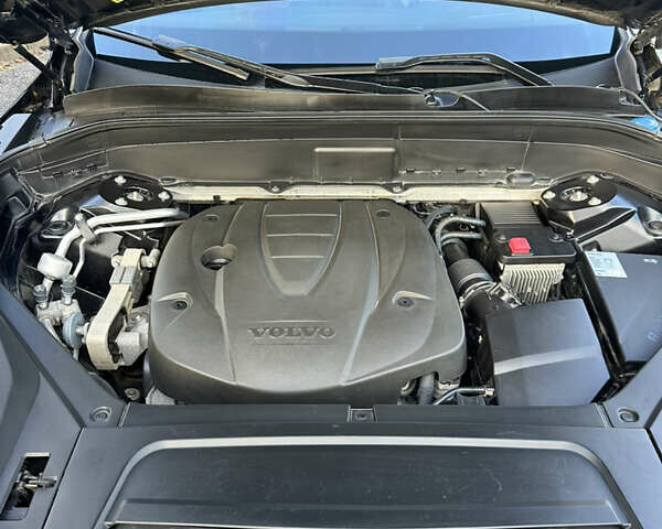 Чорний Вольво ХС90, об'ємом двигуна 2 л та пробігом 142 тис. км за 41000 $, фото 25 на Automoto.ua