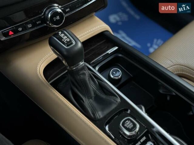 Чорний Вольво ХС90, об'ємом двигуна 1.97 л та пробігом 146 тис. км за 47990 $, фото 46 на Automoto.ua