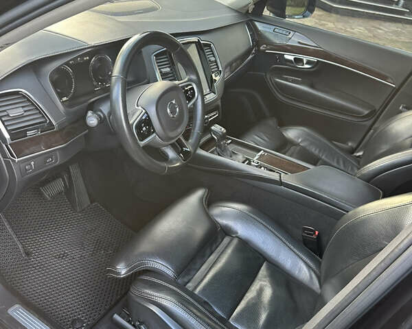 Чорний Вольво ХС90, об'ємом двигуна 2 л та пробігом 142 тис. км за 41000 $, фото 26 на Automoto.ua