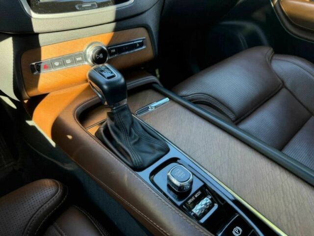 Черный Вольво ХС90, объемом двигателя 2.5 л и пробегом 41 тыс. км за 8825 $, фото 12 на Automoto.ua