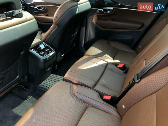 Чорний Вольво ХС90, об'ємом двигуна 2 л та пробігом 138 тис. км за 50000 $, фото 7 на Automoto.ua