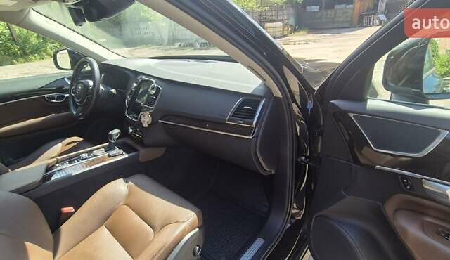 Чорний Вольво ХС90, об'ємом двигуна 1.97 л та пробігом 188 тис. км за 32600 $, фото 8 на Automoto.ua