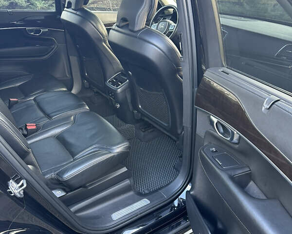 Чорний Вольво ХС90, об'ємом двигуна 2 л та пробігом 142 тис. км за 41000 $, фото 32 на Automoto.ua