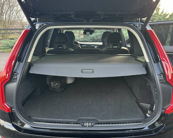 Чорний Вольво ХС90, об'ємом двигуна 2 л та пробігом 142 тис. км за 41000 $, фото 27 на Automoto.ua