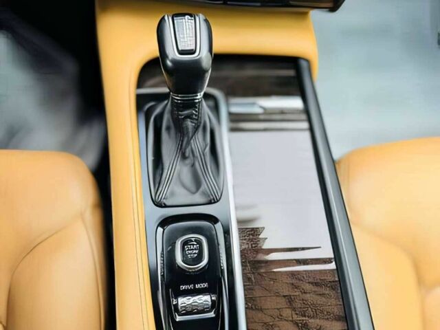 Черный Вольво ХС90, объемом двигателя 2 л и пробегом 31 тыс. км за 12800 $, фото 10 на Automoto.ua