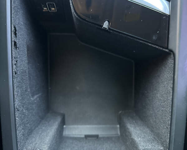 Черный Вольво ХС90, объемом двигателя 2 л и пробегом 261 тыс. км за 27000 $, фото 45 на Automoto.ua