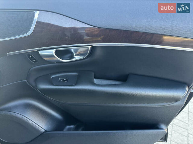 Черный Вольво ХС90, объемом двигателя 2 л и пробегом 261 тыс. км за 27000 $, фото 63 на Automoto.ua