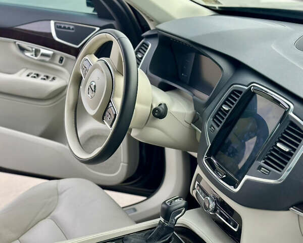 Черный Вольво ХС90, объемом двигателя 1.97 л и пробегом 139 тыс. км за 30250 $, фото 8 на Automoto.ua