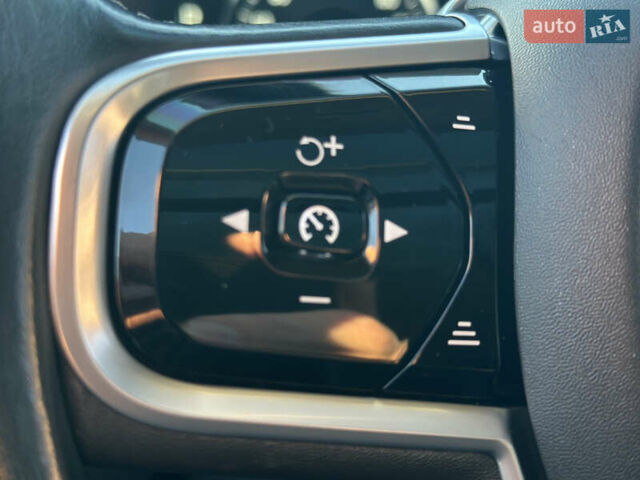 Черный Вольво ХС90, объемом двигателя 2 л и пробегом 261 тыс. км за 27000 $, фото 49 на Automoto.ua