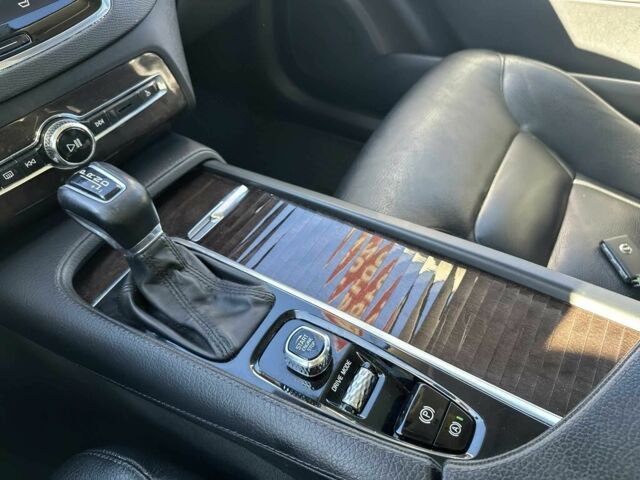 Вольво ХС90 2019 в Житомире на Automoto.ua Черный Вольво ХС90, объемом двигателя 2 л и пробегом 33 тыс. км за 8000 $, фото 10 на Automoto.ua