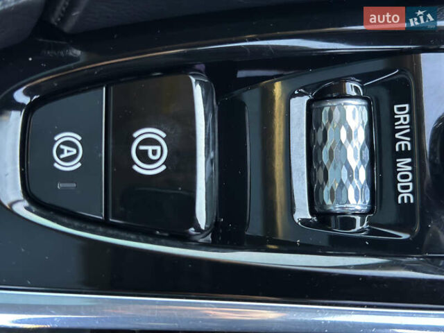 Черный Вольво ХС90, объемом двигателя 2 л и пробегом 261 тыс. км за 27000 $, фото 67 на Automoto.ua