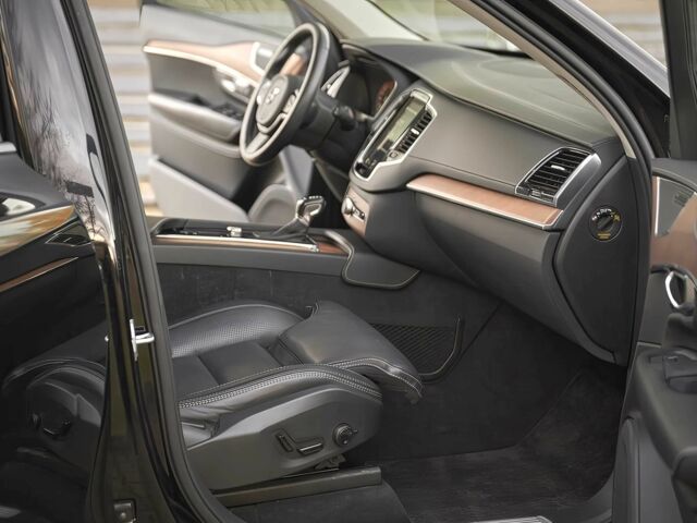 Черный Вольво ХС90, объемом двигателя 2 л и пробегом 34 тыс. км за 28000 $, фото 8 на Automoto.ua