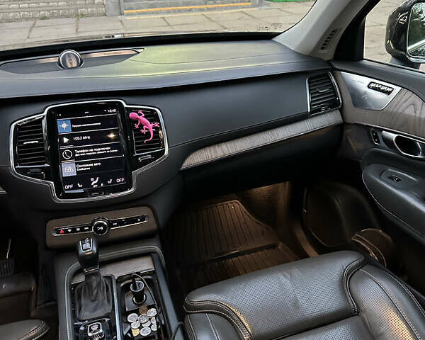 Чорний Вольво ХС90, об'ємом двигуна 2 л та пробігом 174 тис. км за 48000 $, фото 8 на Automoto.ua