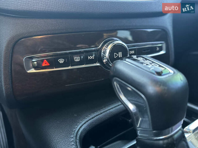 Черный Вольво ХС90, объемом двигателя 2 л и пробегом 261 тыс. км за 27000 $, фото 43 на Automoto.ua